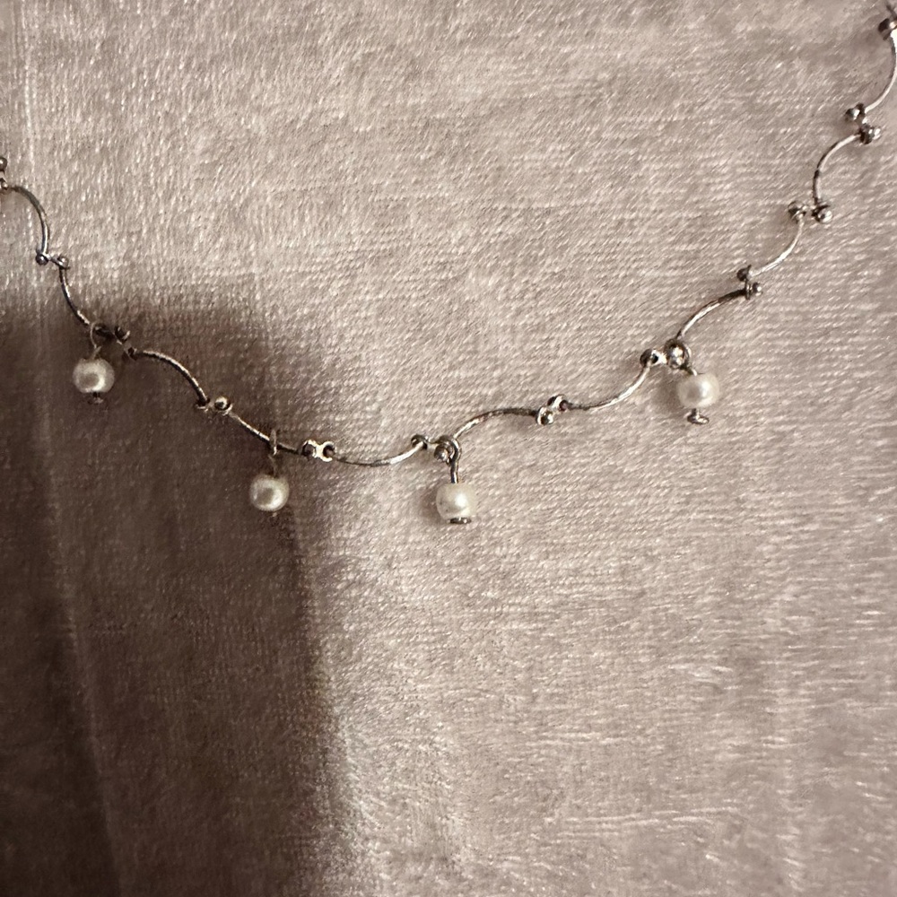 Vintage Liz Claiborne pearl and silver-tone necklace - Picture 6 of 9